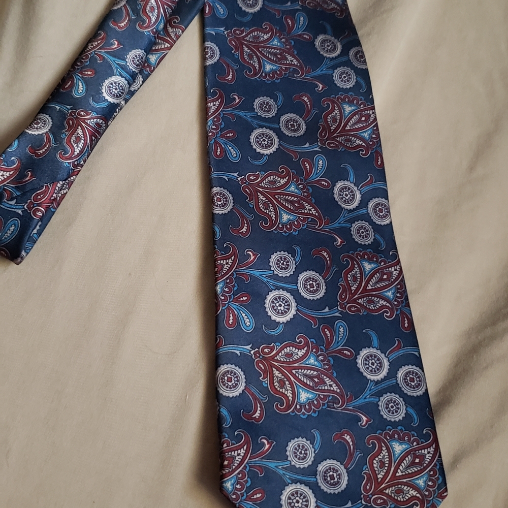 Etienne Aigner‎ Blue and Red Tie with Intricate Design